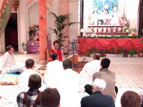 Индубала д.д. на субботней программе давала лекцию по ведической
астрологии
