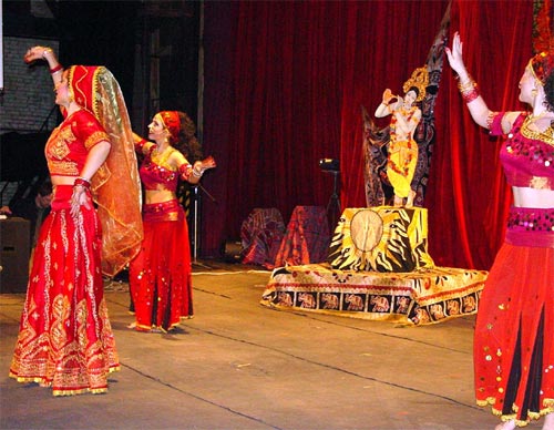 Индийские танцы на классические сюжеты