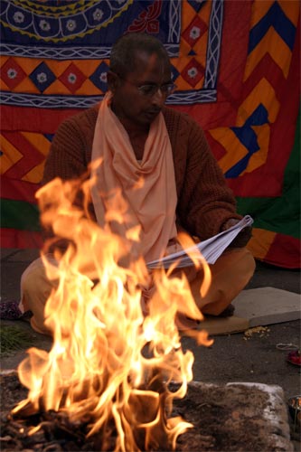 Sripad Bhagavat Maharaj is chanting required mantras ...
