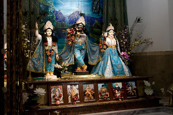 Шри Шри Гуру Гауранга Радха Мадхава Сундарджиу
