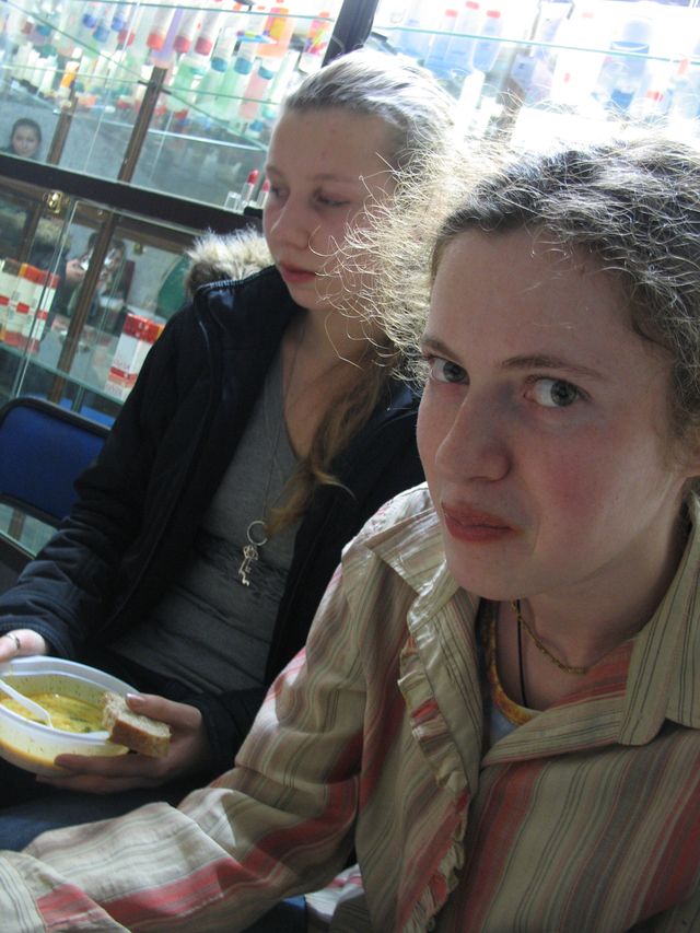 22 Оля и Катя как то зимой поехали автостопом из Сочи на Кисельный! Во истину; Кришна Сваям Бхагаван любит экстрим