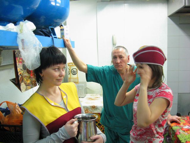 11 Ольга пришла на Кисельный, чтобы заниматься  йогой для тела, но услышав о бхакти-йоге стала посещать программы и помогать на кухне.